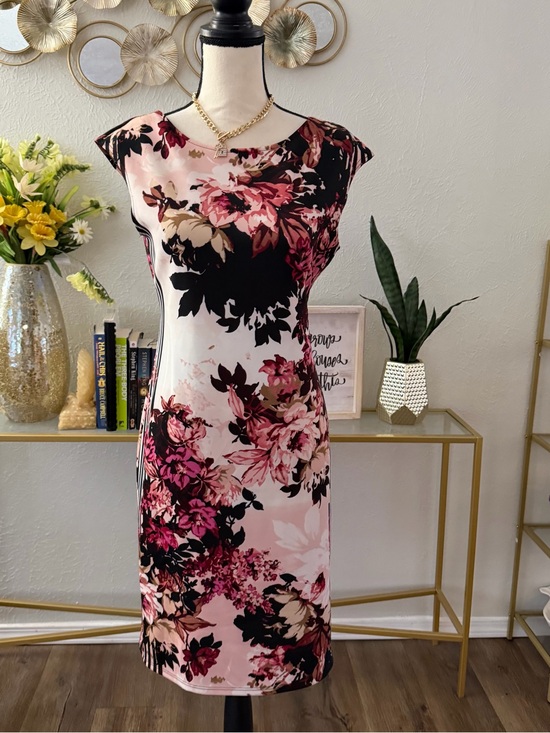 Midnight Velvet Dresses & Skirts - Midnight Velvet Pink and Black Floral Midi Sheath Dress